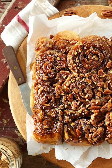 Easy-Vegan-Sticky-Buns-Doused-in-a-sticky-glaze-with-pecans-and-SO-perfect-for-lazy-weekend-mornings