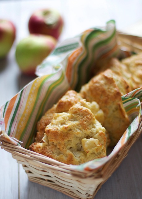 apple-cheddar-scones