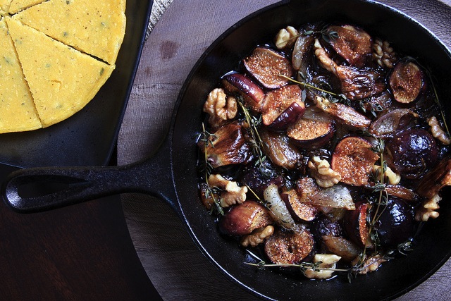 balsamic-roasted-figs-and-shallots