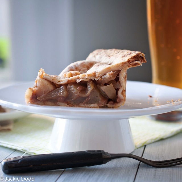 beer-soaked-apple-pie-with-cheddar-beer-crust