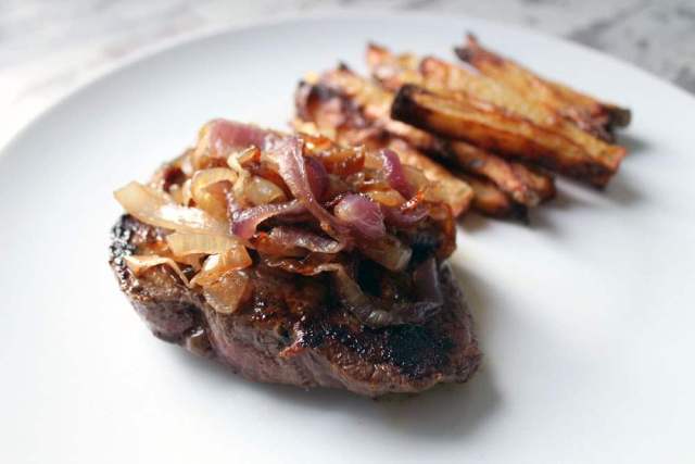 Caramelized Onion Marmalade Served With Steak And Chips