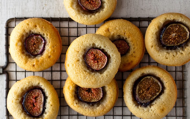 fig-hazelnut-financiers