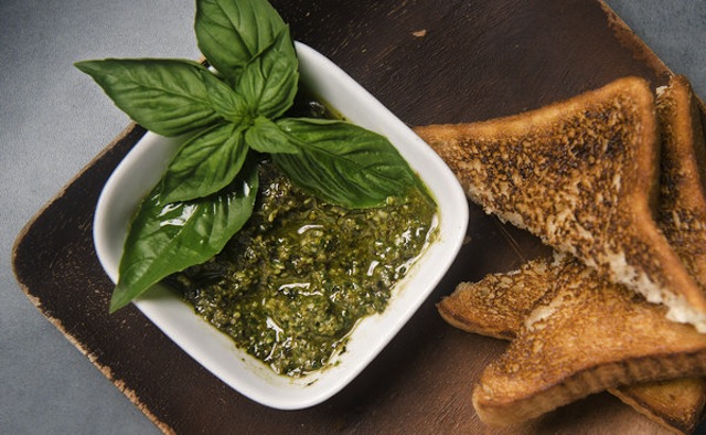 pecan-pesto