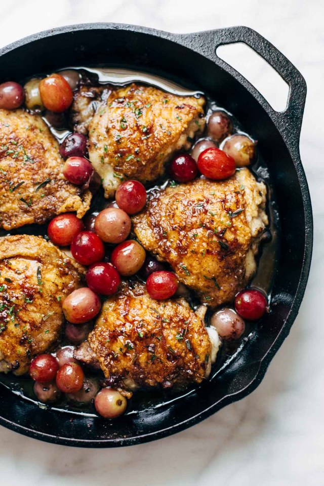 Skillet Chicken With Grapes and Caramelized Onions