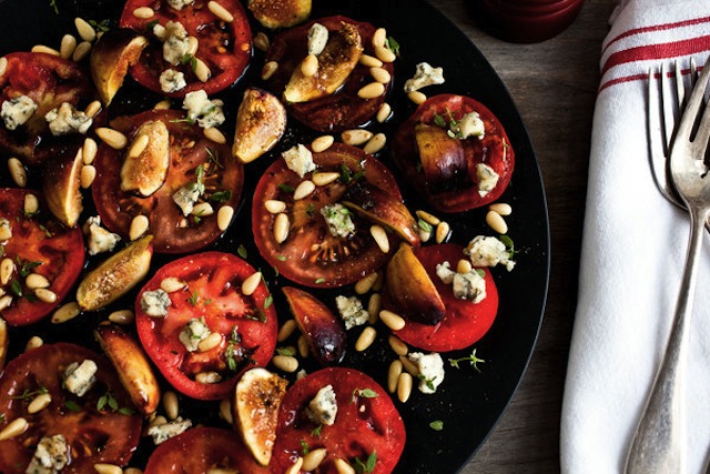 tomato-fresh-fig-and-blue-cheese-salad