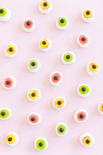 DIY-Mini-Monster-Eyeball-Donuts-6