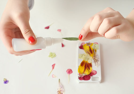 etsyhowto-diy-howto-iphonecase-pressedflowers-002