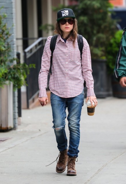 Ellen+Page+Makes+Iced+Coffee+Run+8wRAmL2okSxx