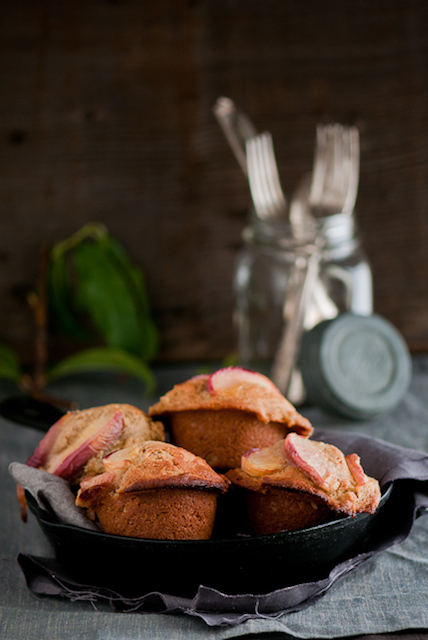 ginger-peach-muffins