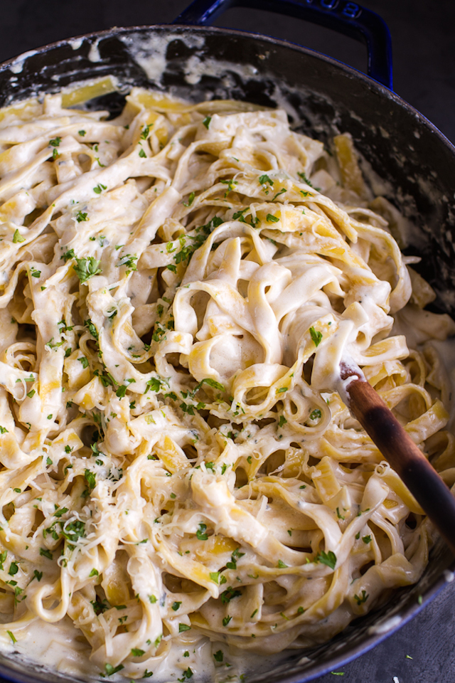 One-Pan Baked Champagne Cream Sauce Fettuccine with Truffle Oil