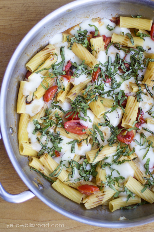 One Pan Caprese Pasta