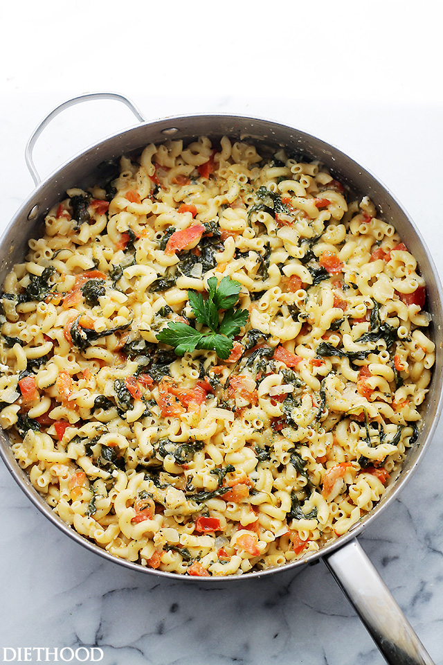 One Pot Spinach _ Feta Macaroni and Cheese