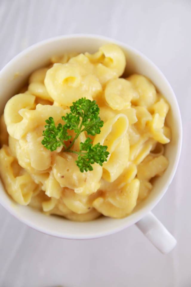 Microwave Macaroni and Cheese in a Mug