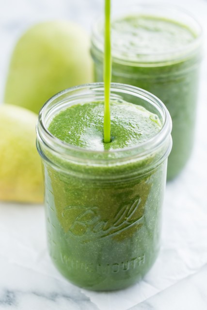 Ginger-Pear-Green-Smoothie-GI-365-4