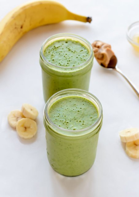 Kick-Booty-Kale-Smoothie.-The-best-green-smoothie-recipe