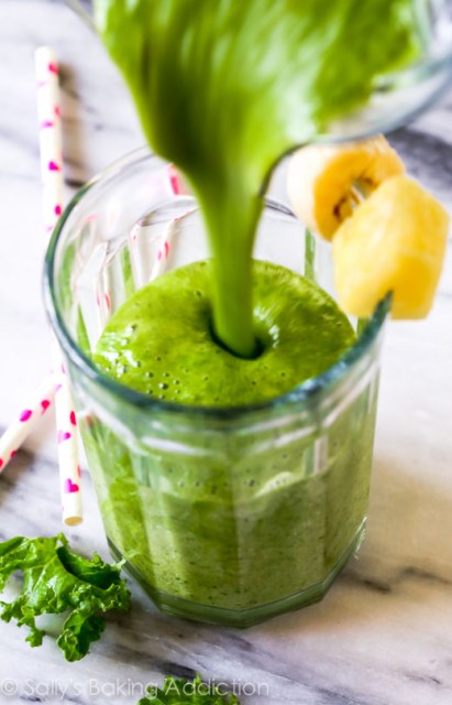 Tropikale-Green-Smoothie-by-sallysbakingaddiction.com_