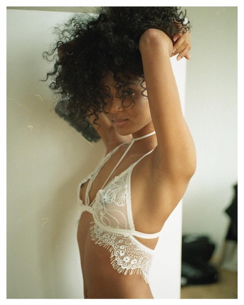 Captured by @franyanezphoto with @deliciajones from @tisja.damen lingerie via the lingerie addict