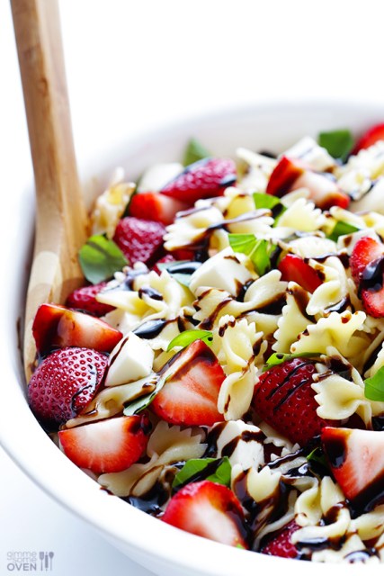 5-Ingredient Strawberry Caprese Pasta Salad