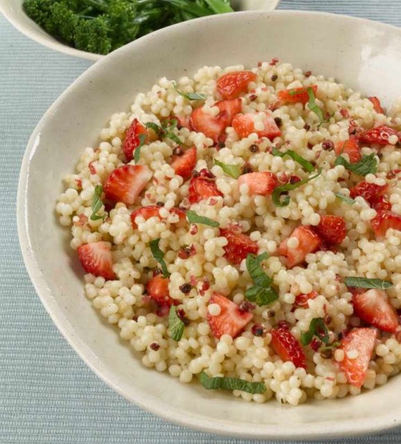 STRAWBERRY, PINK PEPPERCORN AND MINT COUSCOUS