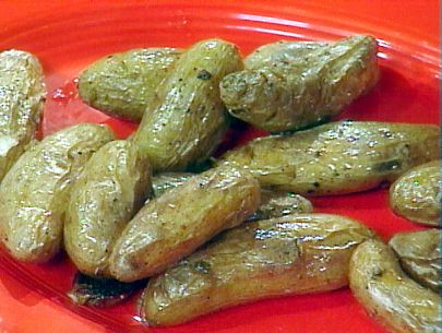 tm1c51_roasted_fingerling_potatoes.jpg.rend.sni12col.landscape