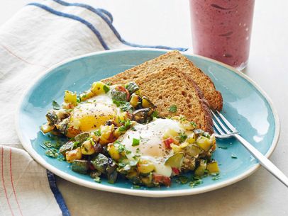 fnk_zucchini-hash-browns-and-eggs-with-smoothie_s4x3-jpg-rend-sni12col-landscape
