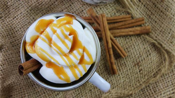 caramelapplecocktail02-tease_aa8c7a67e02b2c204350e7b2ca37ccb8-today-inline-large