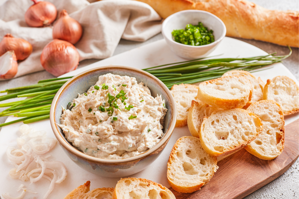 bread and tuna dip