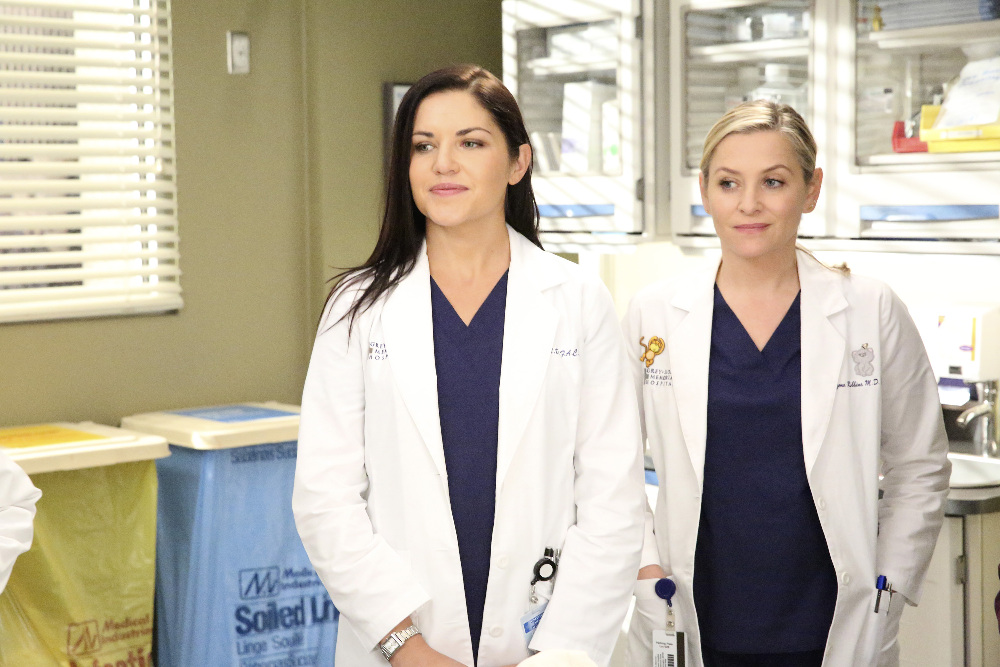 Arizona and Minnick walking together.