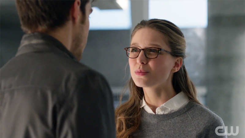 Kara makes a "are you stupid" face at Mon-El