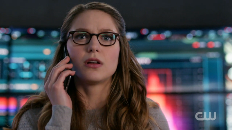 Kara looks shocked it's not Lena on the phone