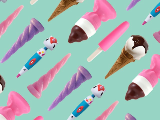 Fucking that cone sex toy, phat onion ass