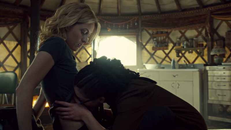 Cosima leans down to kill Delphine's scar and it's not as weird as it sounds it's actually surprsingly cute