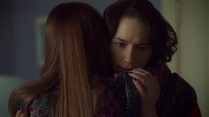 Waverly and Wynonna hug