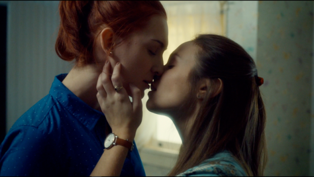 Nicole and Waverly juuuuust before the kiss