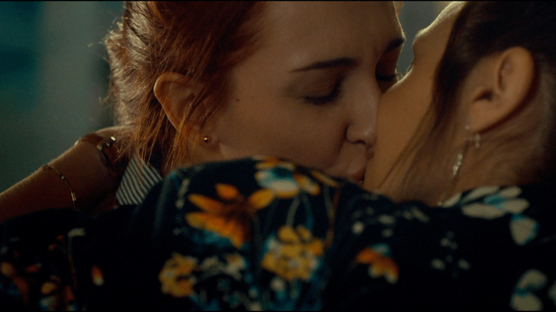 Nicole and Waverly smash faces (but gently) (it's just a saying)