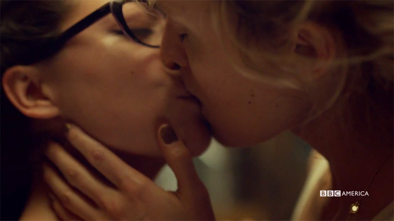 Cosima and Delphine KISSING