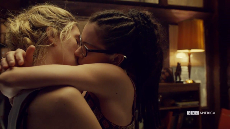 Flashback Cosima and Delphine kiss