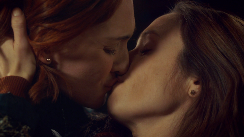 Nicole and Waverly kiss and it's beautiful