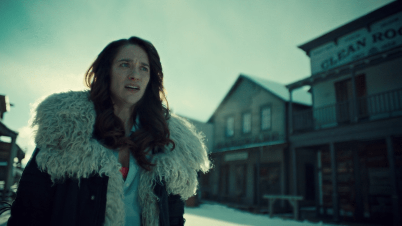 Wynonna is in the street and stressed