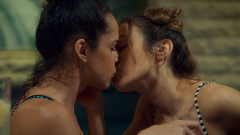 Rosita and Waverly kiss