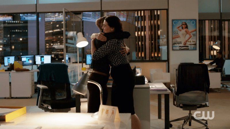 Kara and Lena hug