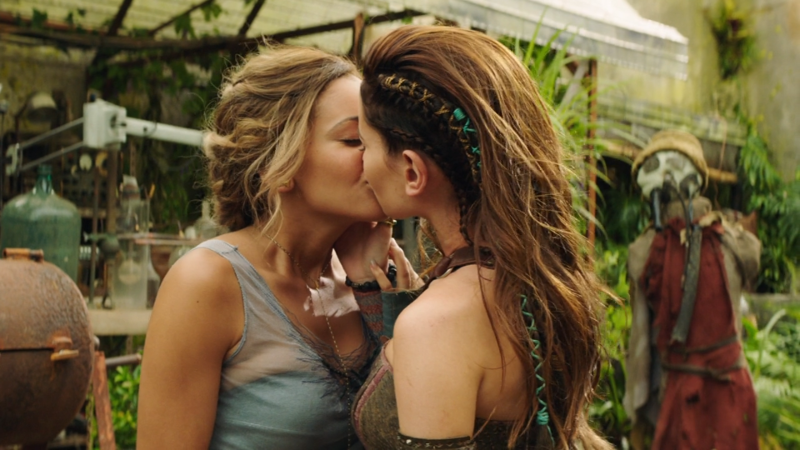 Lyria and Eretria kiss. in the daylight!