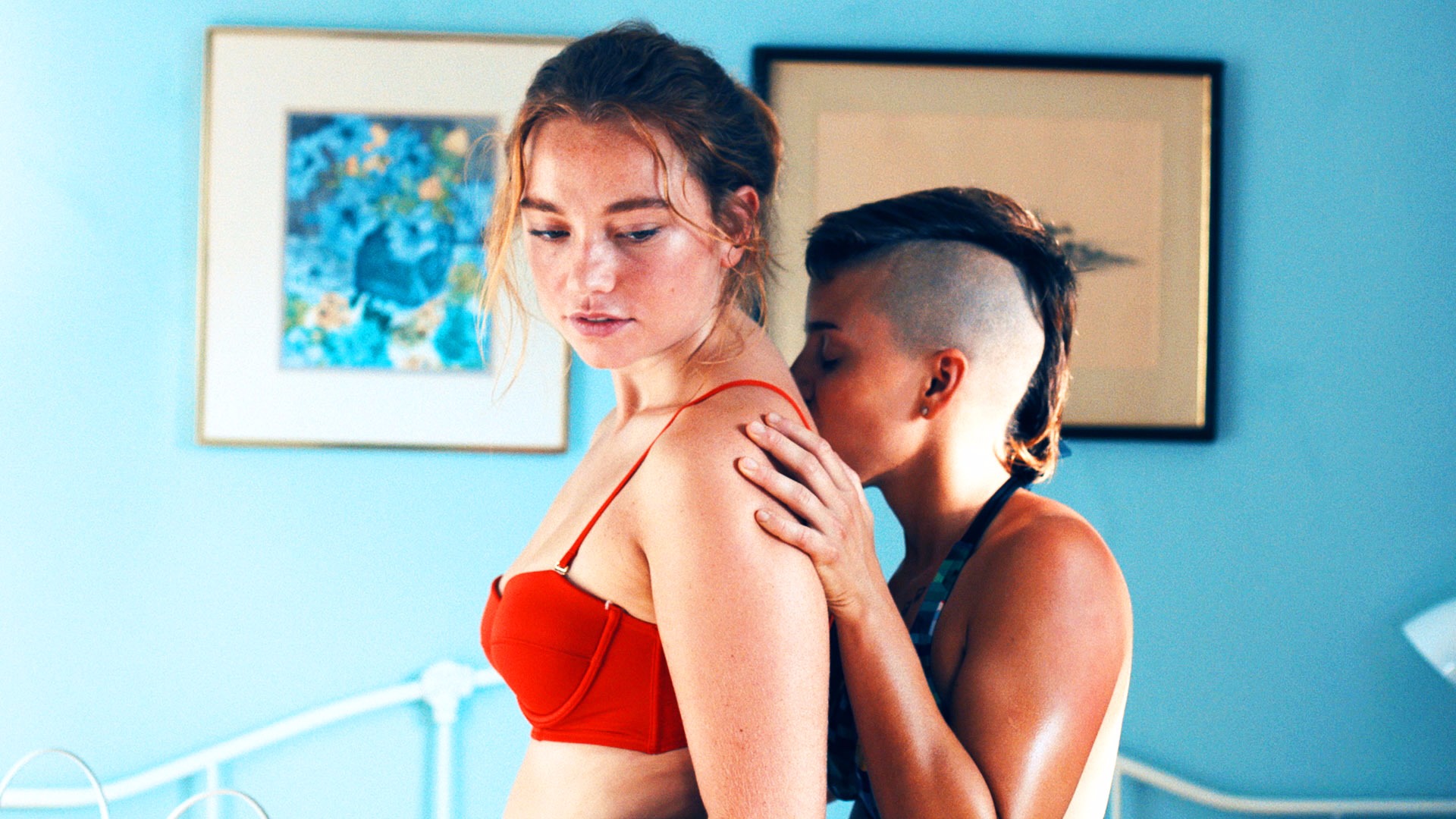 14 Feel-Good Summery Lesbian Movies for Summer Lesbianing.