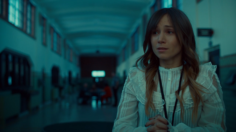 waverly looks distraught