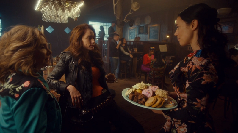 Jolene desperately tries to distract Wynonna and Michele