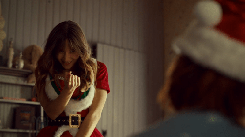Waverly does the 'come hither' finger to Haught