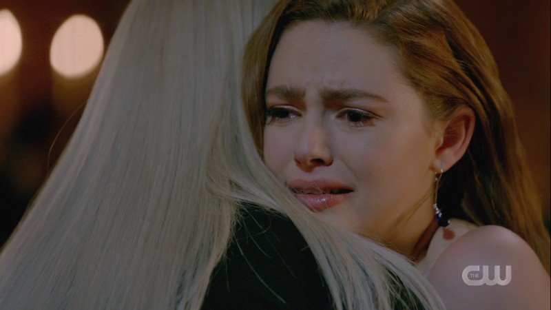 Hope cries on Lizzie's shoulder