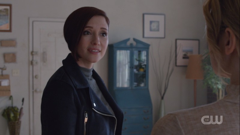 Alex looks surprised to see Kara 