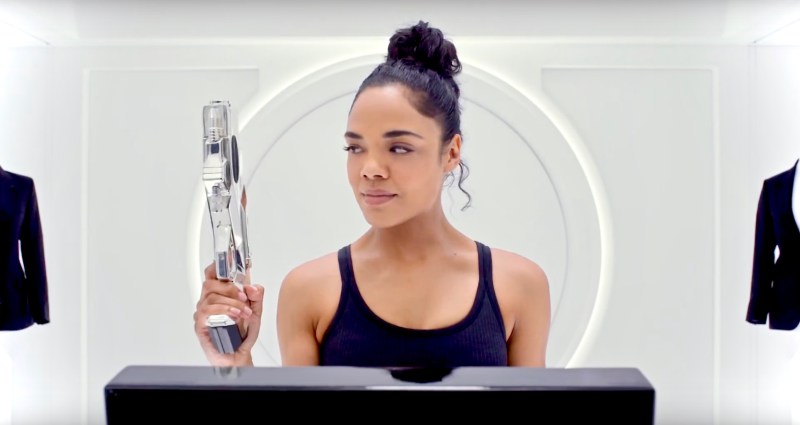 Men In Black International Review Tessa Thompson Wears A Suit Flirts With Women Autostraddle