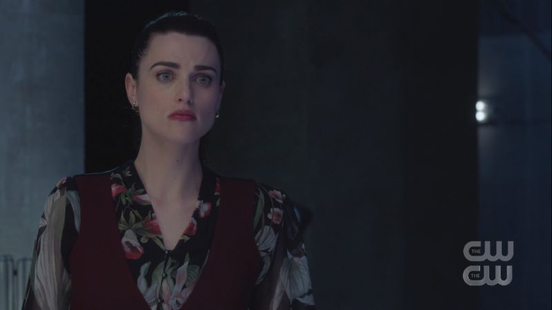 lena looks like she regrets having to hurt eve